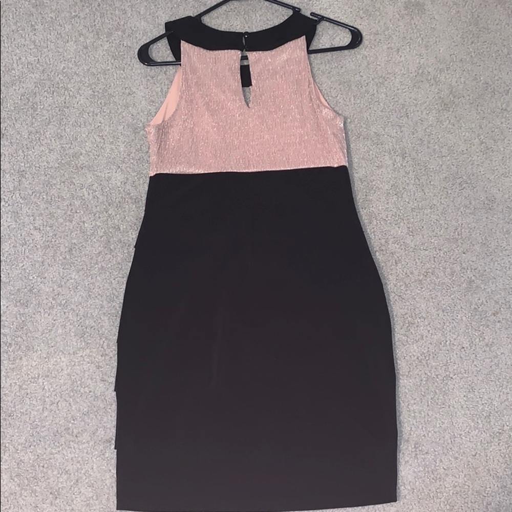 Cute dress!